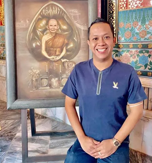 เจ้าของร้านเข็มเพ็ชร์วัตถุโบราณ
